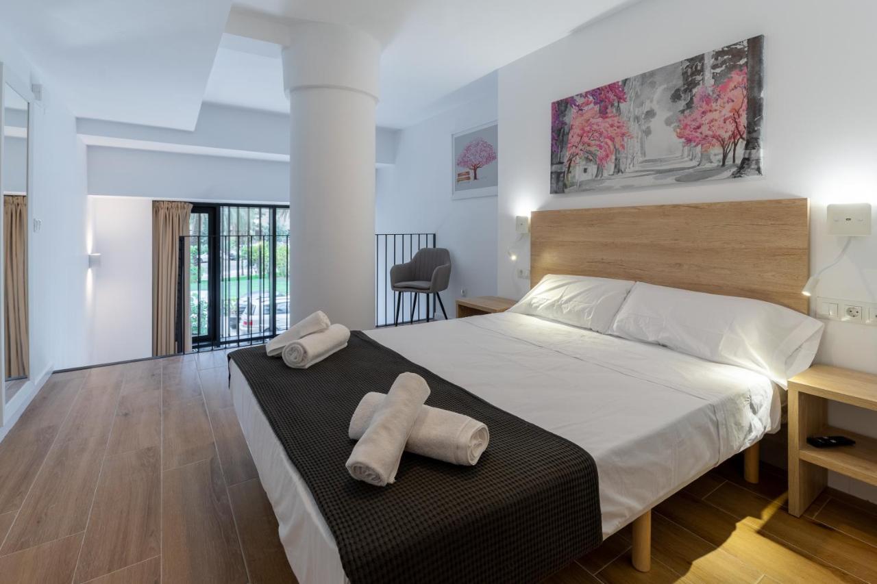 Travel Habitat Alameda Suites. Valence Extérieur photo